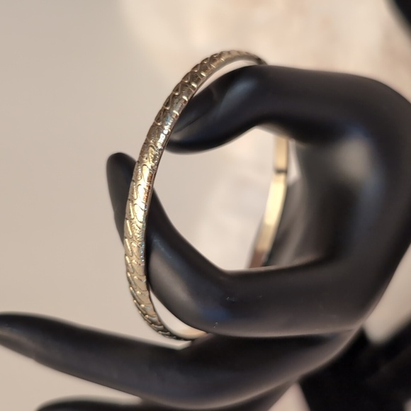 Two Silver Toned Textured Pattern Bangles - Picture 4 of 10